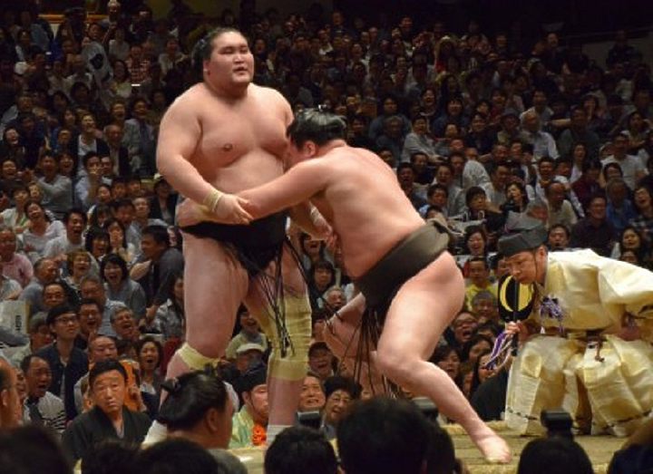 Йокодзуна Хакухо завоевал Кубок Императора