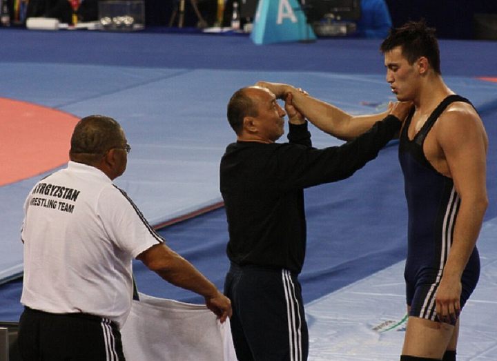 Изо всех сил, или Почему не стоит осуждать проигрыш тяжеловеса Айаала Лазарева