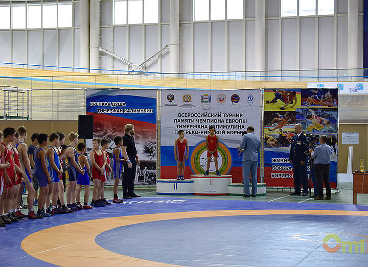 В Омске прошел турнир по греко-римской борьбе памяти Тимержана Калимулина