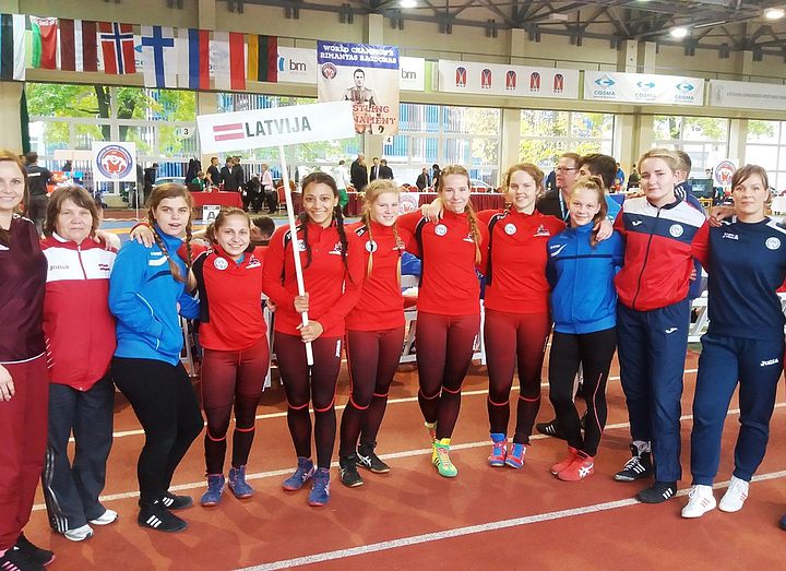 Воспитанницы ДЮСШ выиграли две серебряные медали в Вильнюсе