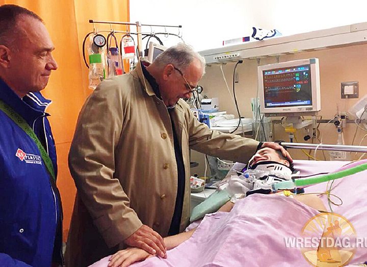 Глава UWW навестил в больнице албанского борца