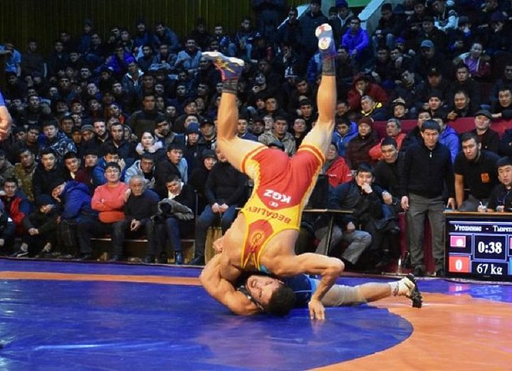 В Бишкеке определились чемпионы Кыргызстана по греко-римской борьбе