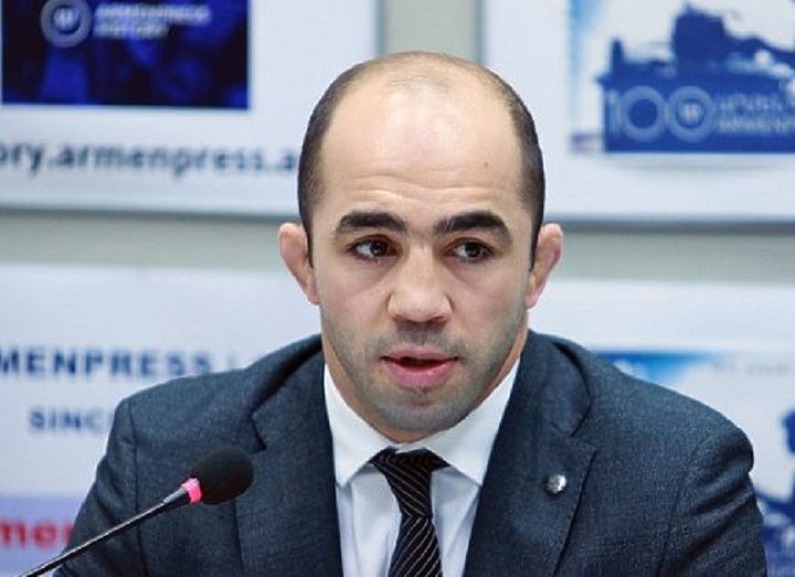 Арсен Джулфалакян вызвал главу минобразования Армении на дебаты
