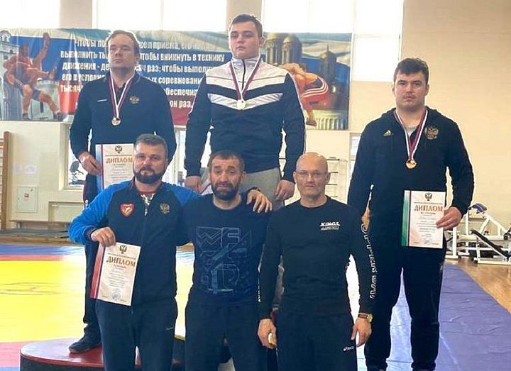 Сахалинские борцы завоевали две медали на всероссийских соревнованиях