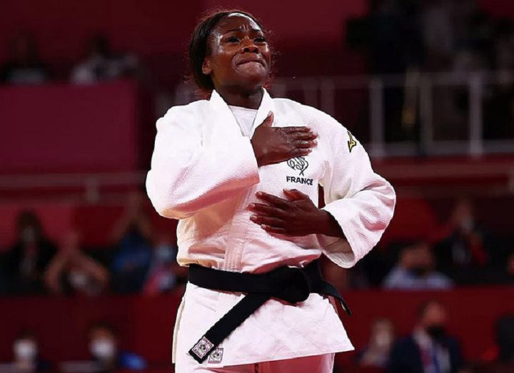 Француженка Агбеньену выиграла золото Олимпиады в дзюдо до 63 кг