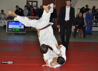 Фоторепортаж с международного турнира по борьбе дзюдо памяти Иона Бадражана